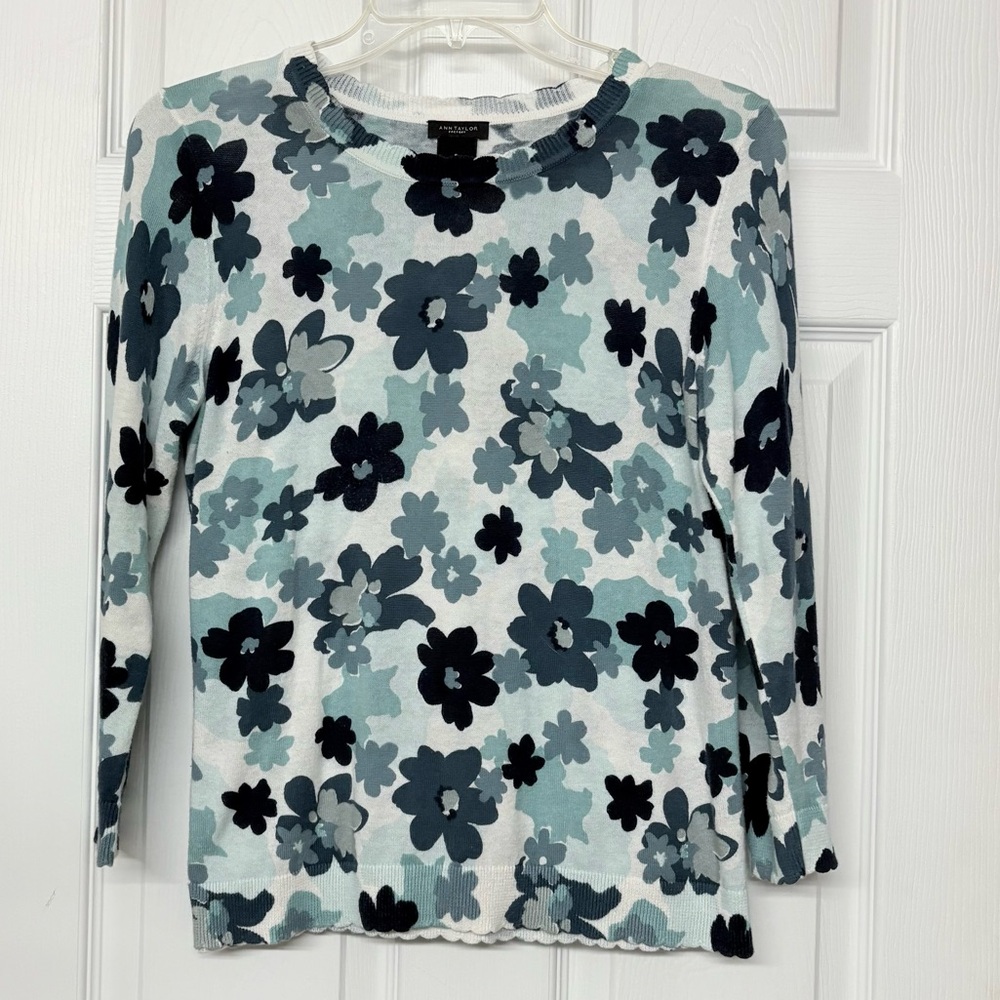 Ann Taylor Blue Floral Print Scalloped Edge Cotton SOFT Sweater Sz S